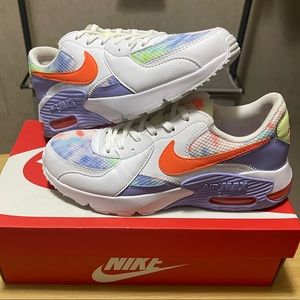 WOMENS NIKE AIR MAX (Sz 8)